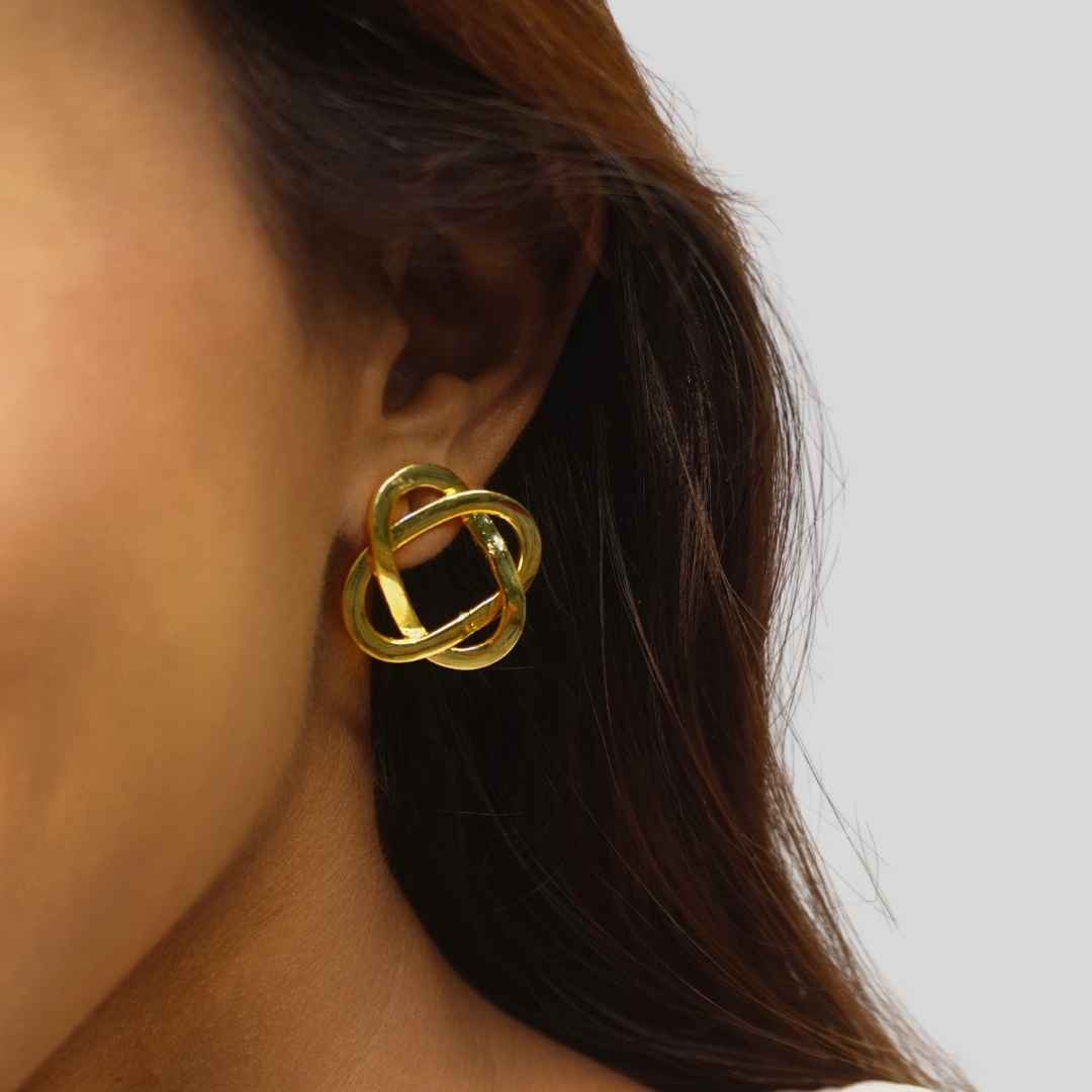 Knotted Studs Golden - House of Pehr